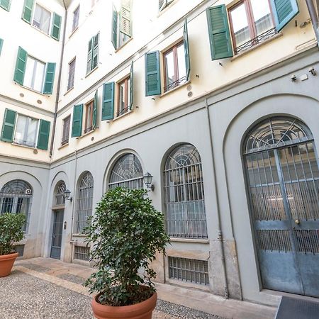 Luxury Apartment Near Duomo Italia 38 ミラノ エクステリア 写真