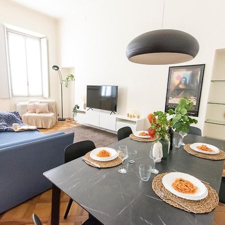 Luxury Apartment Near Duomo Italia 38 ミラノ エクステリア 写真