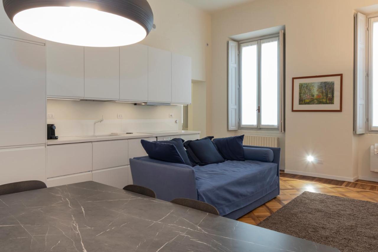 Luxury Apartment Near Duomo Italia 38 ミラノ エクステリア 写真